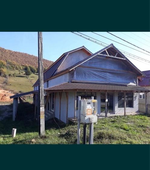 Casă cu 4 camere în Ponoarele