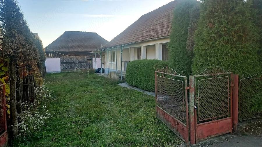 Casă cu 2 camere cu Teren 1400 Mp în Cicârlău
