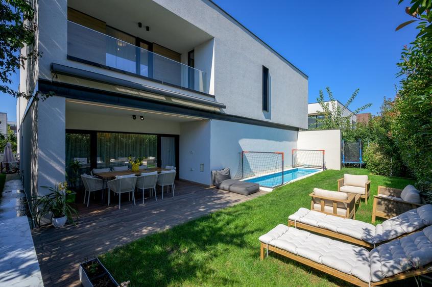 Casă individuală cu 6 camere cu Piscina în Voluntari