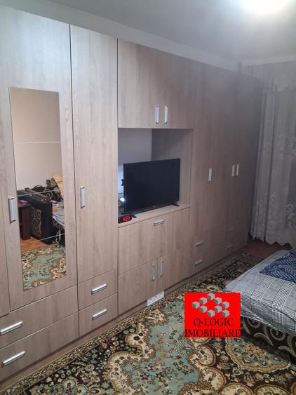 Apartament cu 2 camere decomandat în Tractorul