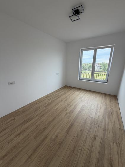 Duplex cu 4 camere cu Canalizare în Moșnița Nouă