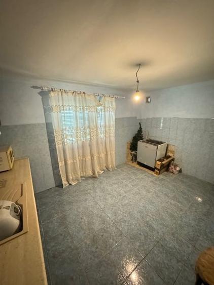 Casă individuală cu 5 camere cu Teren 900 Mp în Berești