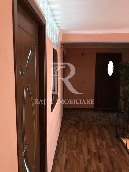 Casă individuală cu 5 camere cu Canalizare în Oncea