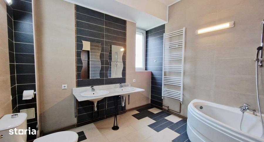 Casă cu 6 camere cu Teren 544 Mp în Dămăroaia
