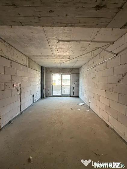 Apartament cu 3 camere semidecomandat în Nicolina