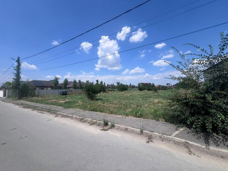 Teren Construcții intravilan de 4686 mp, în Cornetu