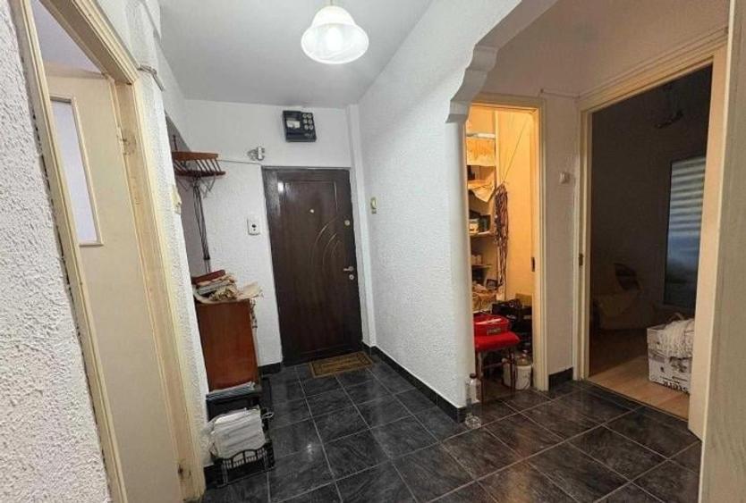 Apartament cu 3 camere decomandat în Inel I