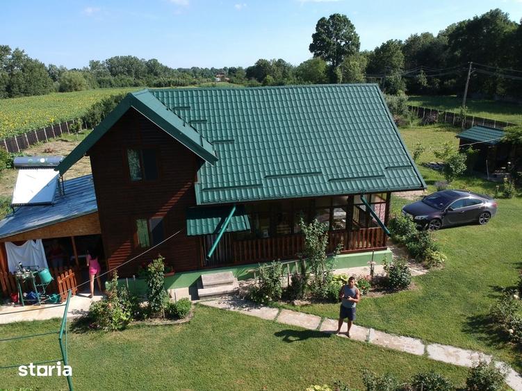 Casă cu 5 camere cu Teren 6000 Mp în Bârla