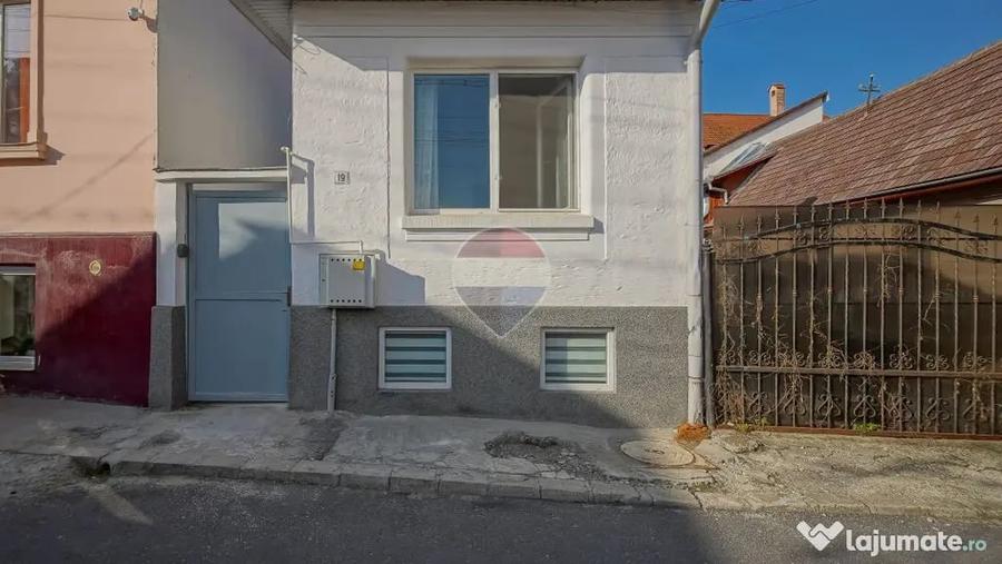 Casă cu 2 camere cu Teren 83 Mp în Central