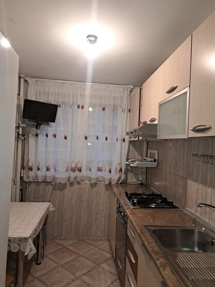 Apartament cu 2 camere semidecomandat în Colentina