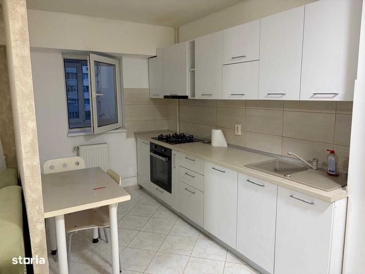 Apartament cu 3 camere decomandat în Colentina