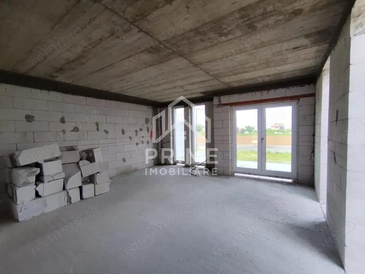 Casă cu 4 camere cu Teren 85 Mp în Teiu