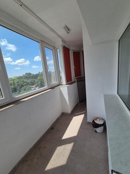 Apartament cu 4 camere decomandat, mobilat în Gara