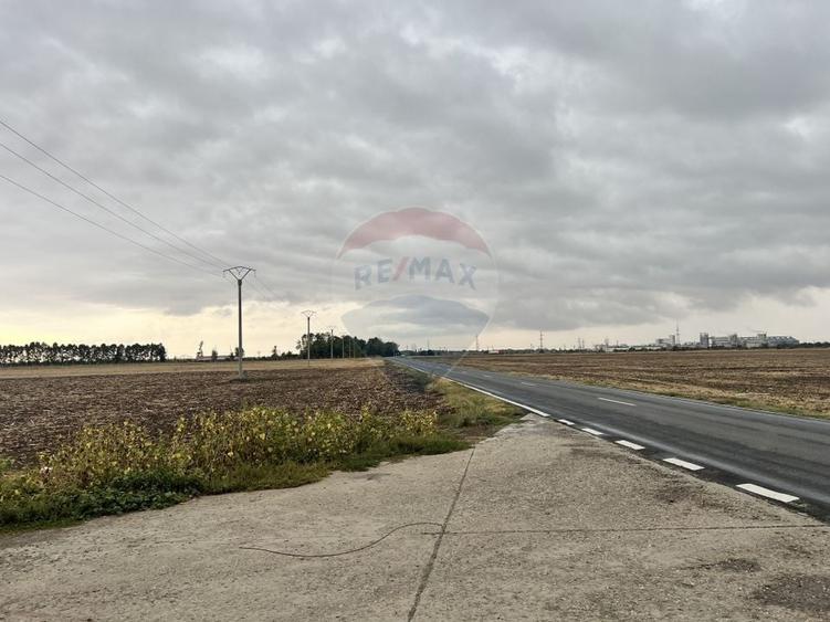 Teren agricol extravilan de 27882 mp, în Exterior Est
