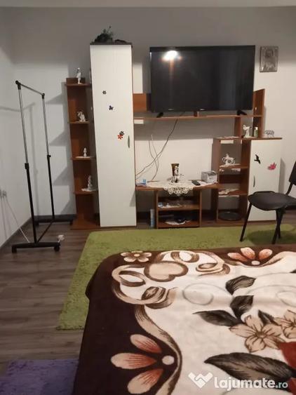 Garsonieră decomandată în Central