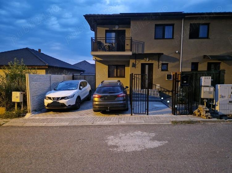 Casă cu 4 camere cu Teren 200 Mp în Șura Mică