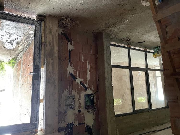 Casă cu 3 camere cu Teren 300 Mp în Central