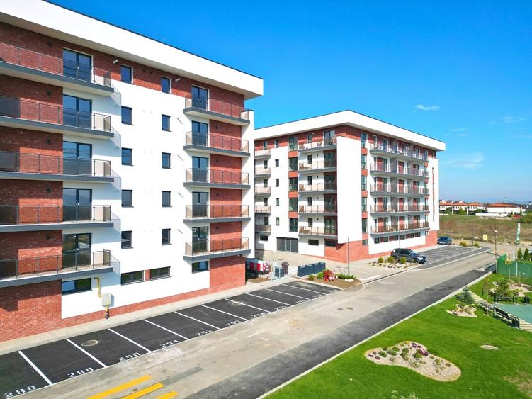 Apartament cu 3 camere semidecomandat în Galata