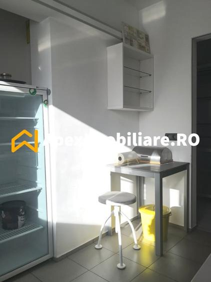 Apartament cu 3 camere decomandat în Gara de Nord