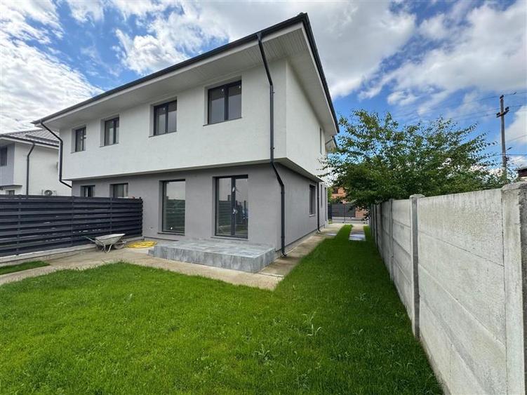 Casă cu 4 camere cu Canalizare în Ferme