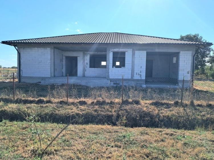 Casă cu 3 camere în Cionchești