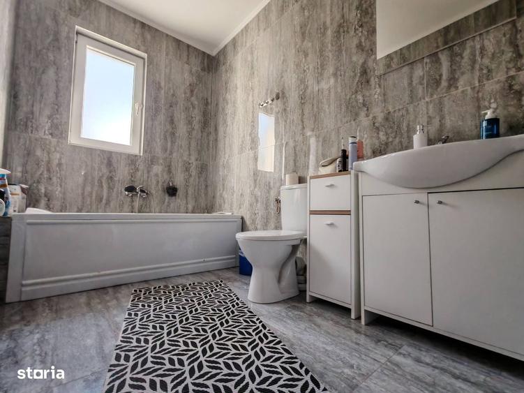 Casă cu 4 camere cu Teren 410 Mp în Central