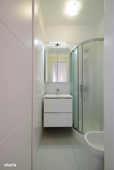 Apartament cu 3 camere semidecomandat în Militari