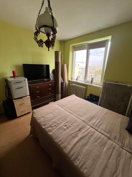 Apartament cu 3 camere decomandat în Tineretului
