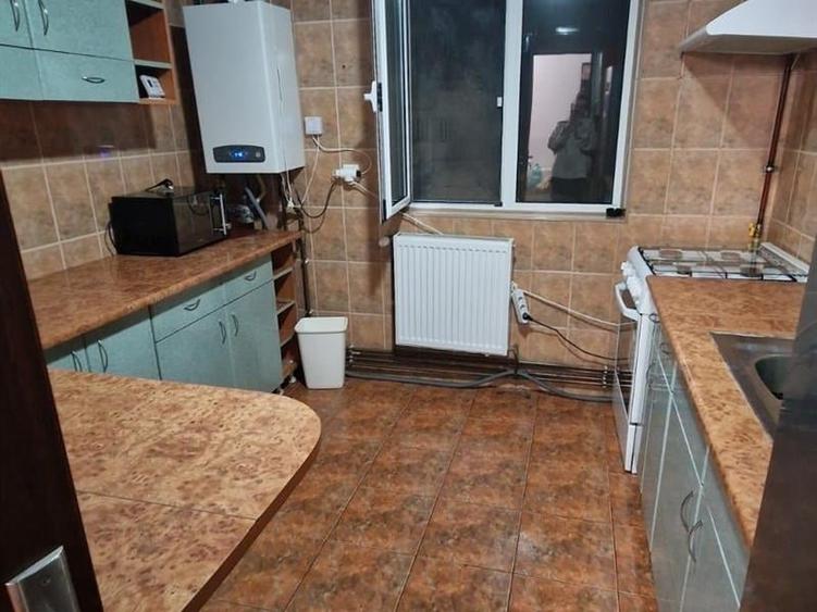 Apartament 3 camere etaj 2/4 - 8