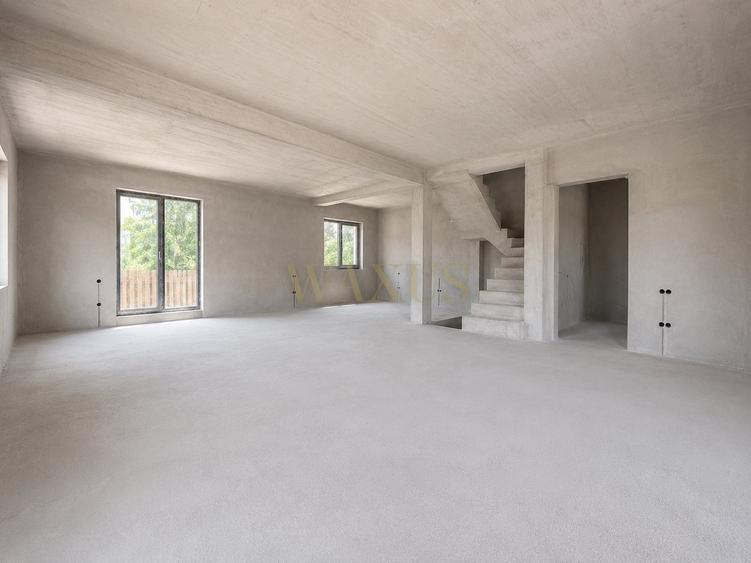 Duplex cu 4 camere cu Canalizare în Florești