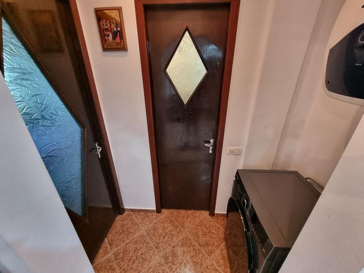 Apartament cu 2 camere semidecomandat, mobilat în Palas