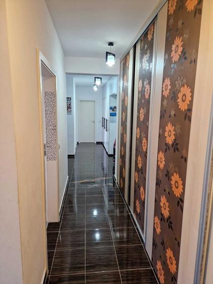 Apartament cu 3 camere decomandat în Avantgarden