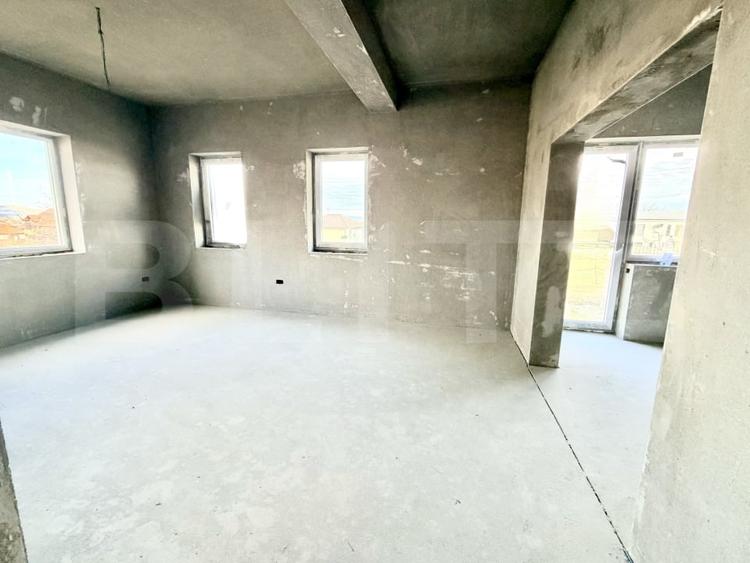 Duplex cu 4 camere cu Teren 250 Mp în Cetate