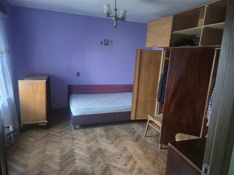 Casă cu 4 camere cu Canalizare în Central