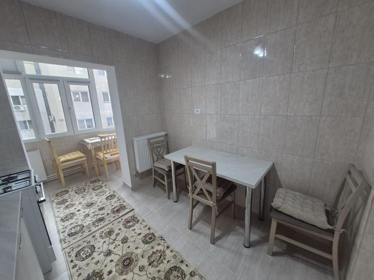 Apartament cu 2 camere decomandat, mobilat în Dacia