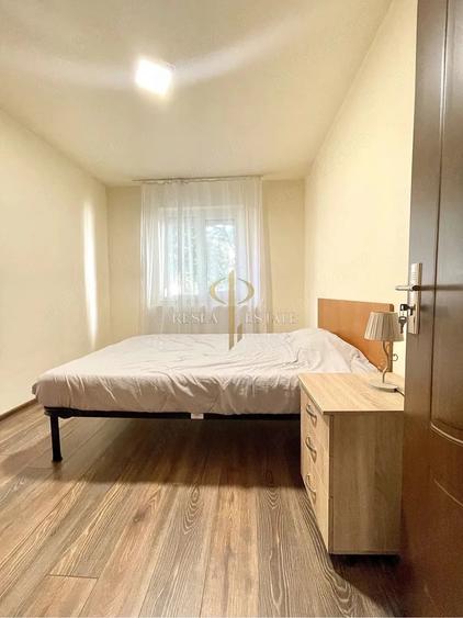 Apartament cu 3 camere semidecomandat, mobilat în Spitalul Județean