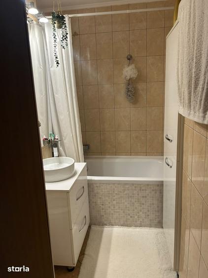 Apartament cu 3 camere decomandat în Dristor