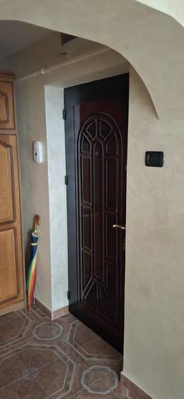 Apartament cu 3 camere, mobilat în Central