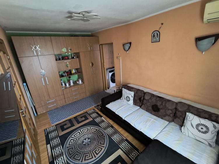 Apartament cu 2 camere semidecomandat în Ferentari
