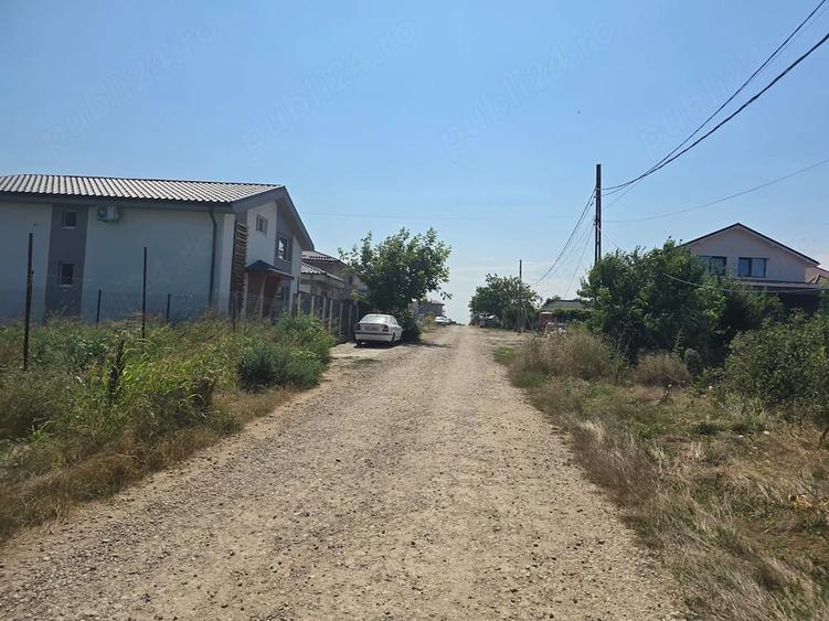 Teren de 770 mp, în Lazu