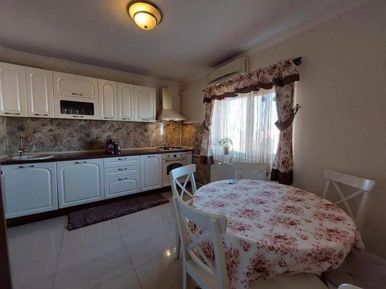 13 septembrie | 3 camere | 80mp | et 8 | bloc reabilitat | 165.700 - 14