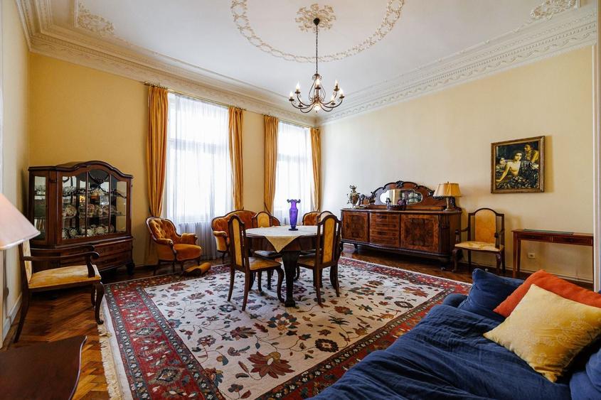 Apartament cu 3 camere semidecomandat, mobilat în Ultracentral
