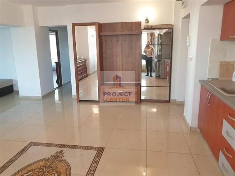 Apartament cu 3 camere decomandat în Ultracentral