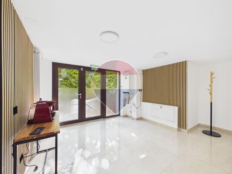 Spațiu comercial, de 114.30000305176 mp, în Unirii