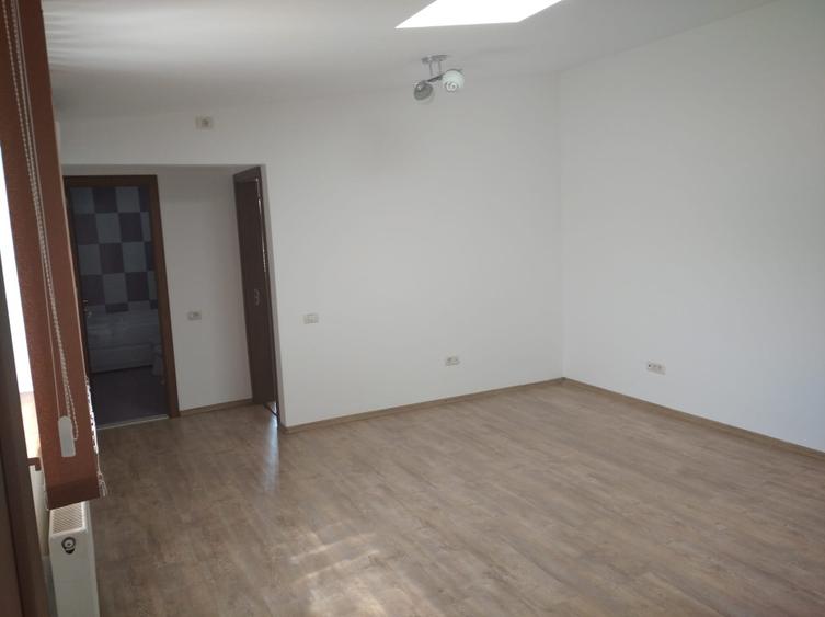 Spațiu comercial, de 54 mp, în Coiciu