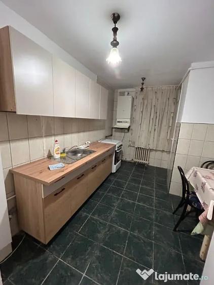 Apartament cu 3 camere decomandat în Mărăști