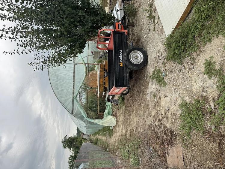 Teren de 1500 mp, în Hotarele