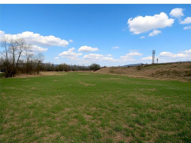 Teren Construcții extravilan de 12400 mp, în Pătrăuți