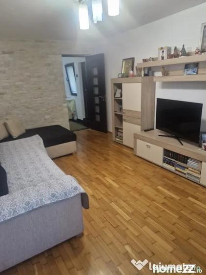 Casă cu 5 camere cu Teren 540 Mp în Broșteni