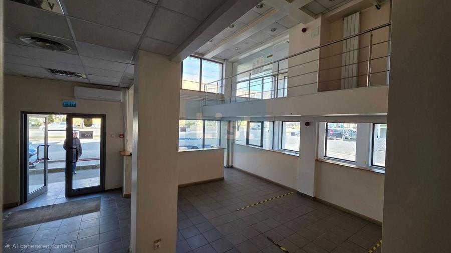Birou, de 210 mp, în Central